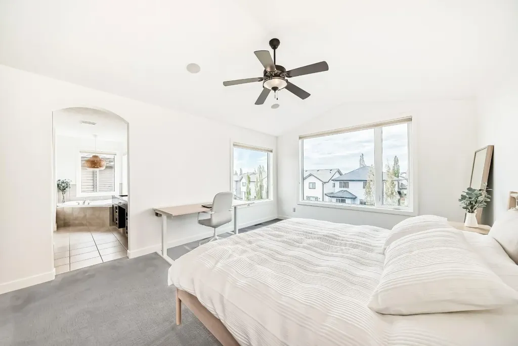 35 Sunset View Cochrane AB T4C0G3