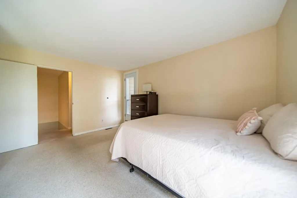 13104 Elbow Drive SW Calgary AB T2W 2S6
