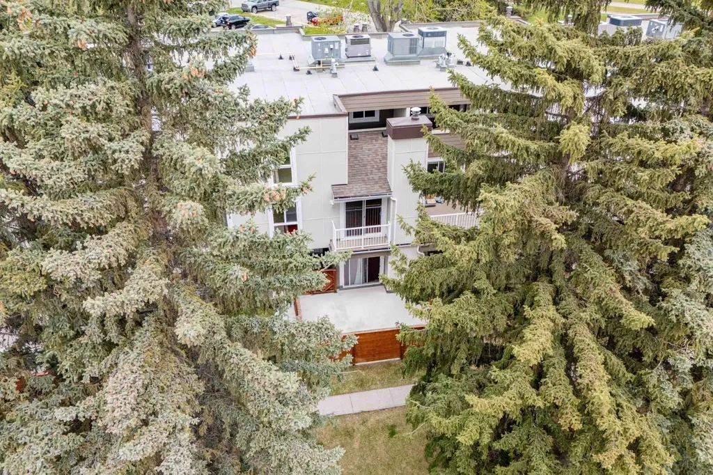 13104 Elbow Drive SW Calgary AB T2W 2S6