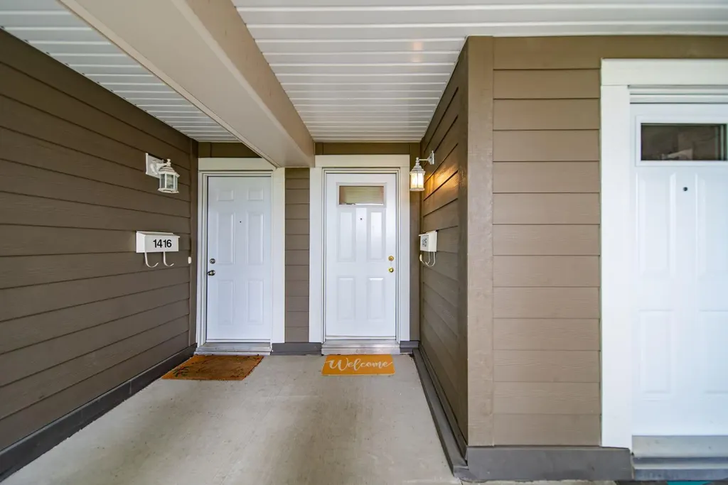 13104 Elbow Drive SW Calgary AB T2W 2S6