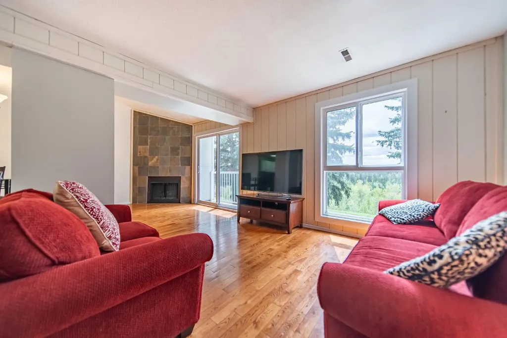 13104 Elbow Drive SW Calgary AB T2W 2S6