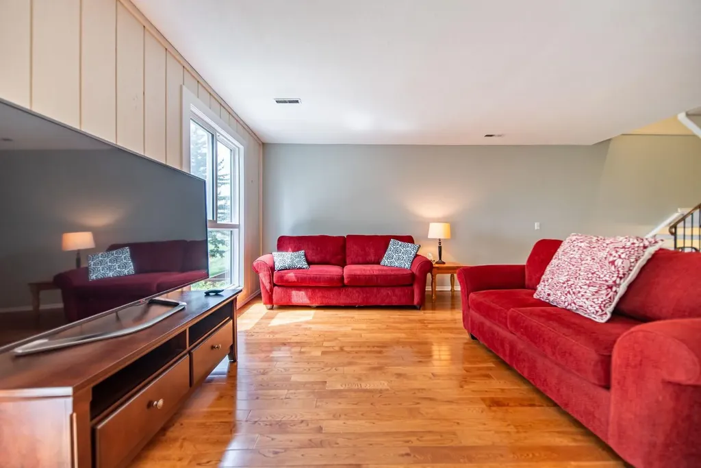 13104 Elbow Drive SW Calgary AB T2W 2S6