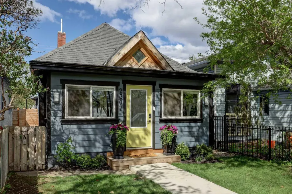2307 15a Street SE Calgary AB T2G 3N3