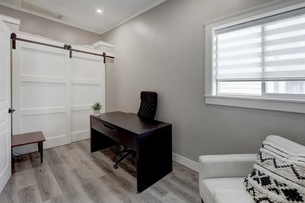 2307 15a Street SE Calgary AB T2G 3N3