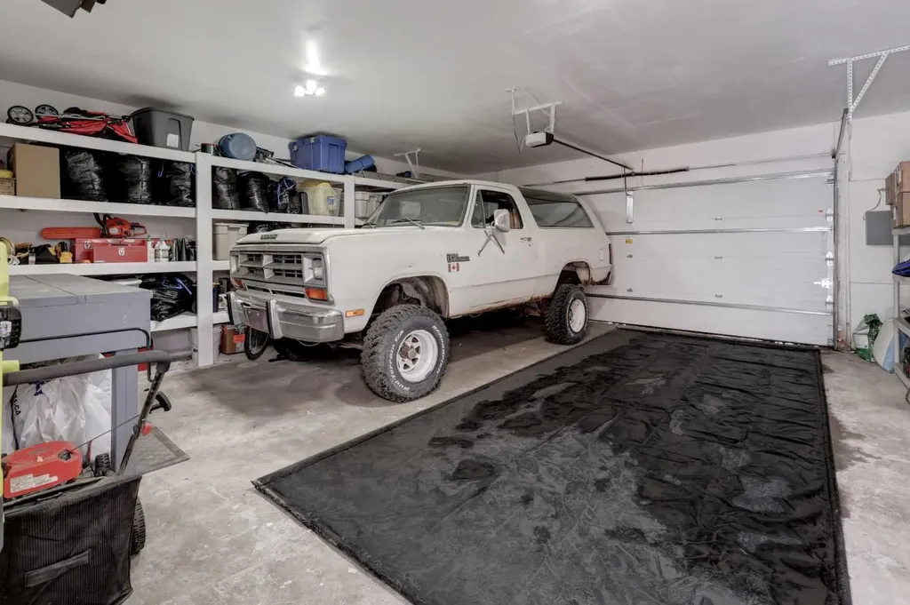 2307 15a Street SE Calgary AB T2G 3N3