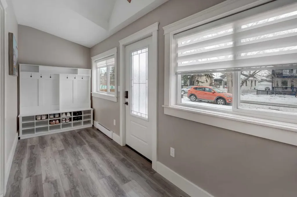 2307 15a Street SE Calgary AB T2G 3N3