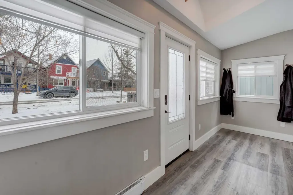 2307 15a Street SE Calgary AB T2G 3N3