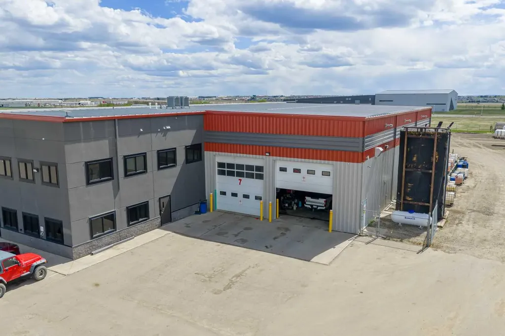 10709 79 Avenue Clairmont AB T8X5G9