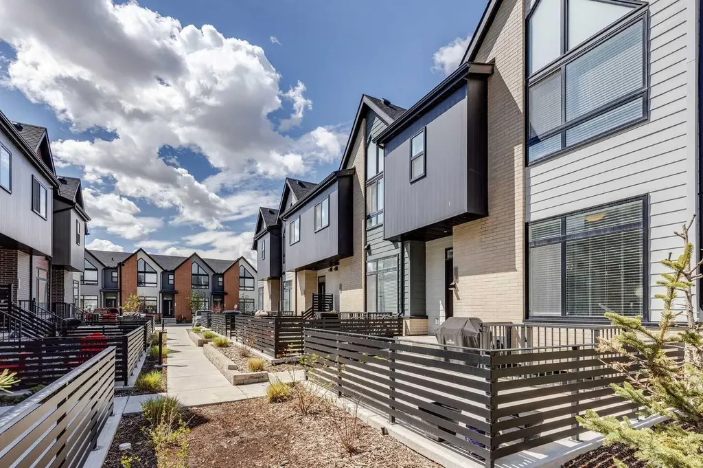 310 Sage Meadows Gardens NW Calgary AB T3P 1K2