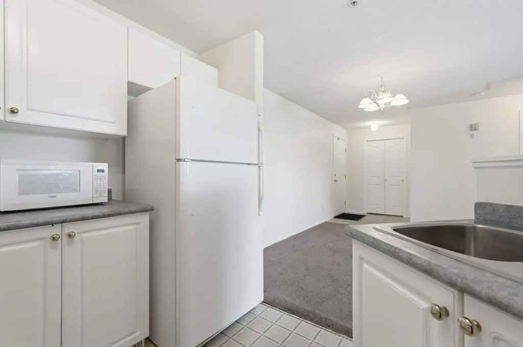 604 8 Street SW Airdrie AB T4B2W4