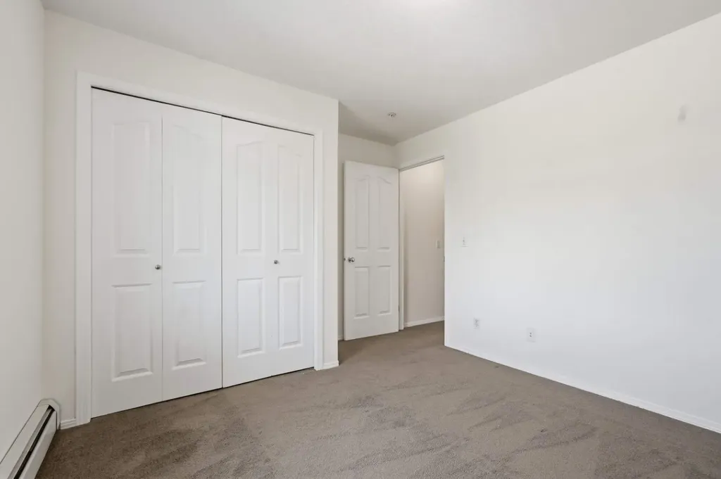 604 8 Street SW Airdrie AB T4B2W4