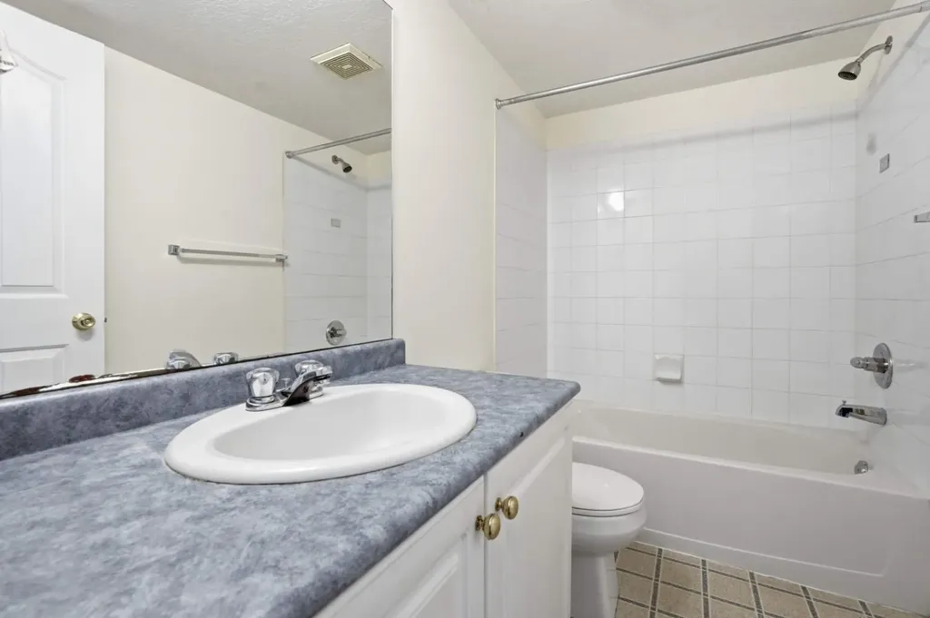 604 8 Street SW Airdrie AB T4B2W4
