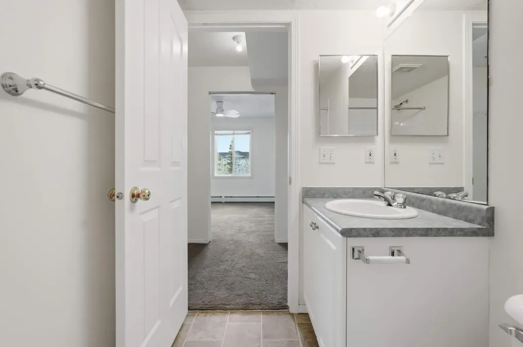 604 8 Street SW Airdrie AB T4B2W4