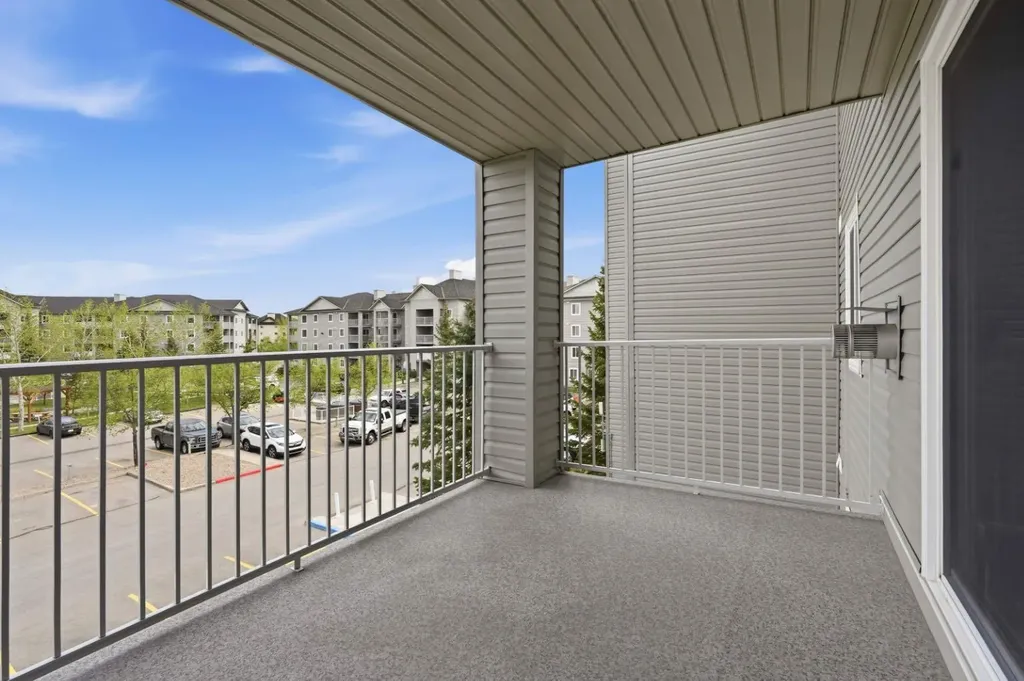 604 8 Street SW Airdrie AB T4B2W4