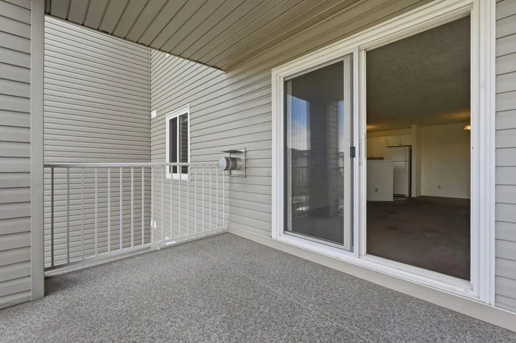 604 8 Street SW Airdrie AB T4B2W4