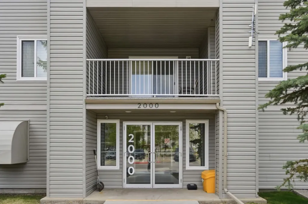 604 8 Street SW Airdrie AB T4B2W4