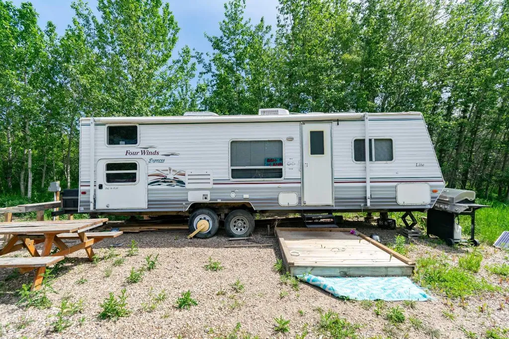5 Mackenzie Way White Sands AB T0C 3B0