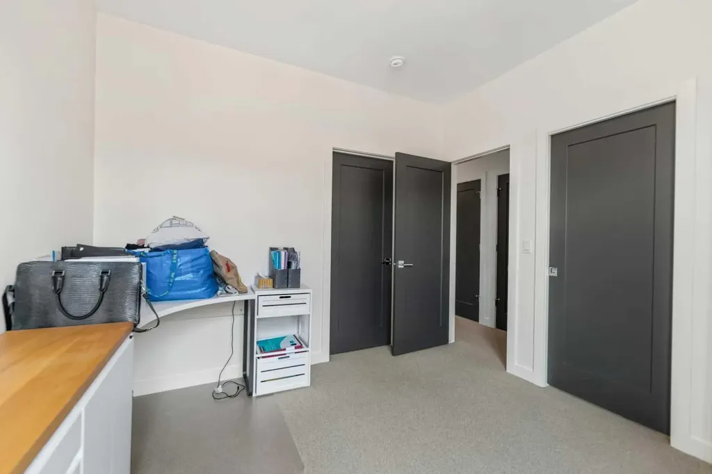 3040 Parkdale Boulevard NW Calgary AB T2N 5B3