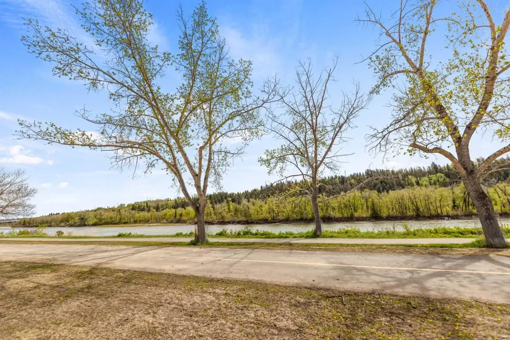 3040 Parkdale Boulevard NW Calgary AB T2N 5B3