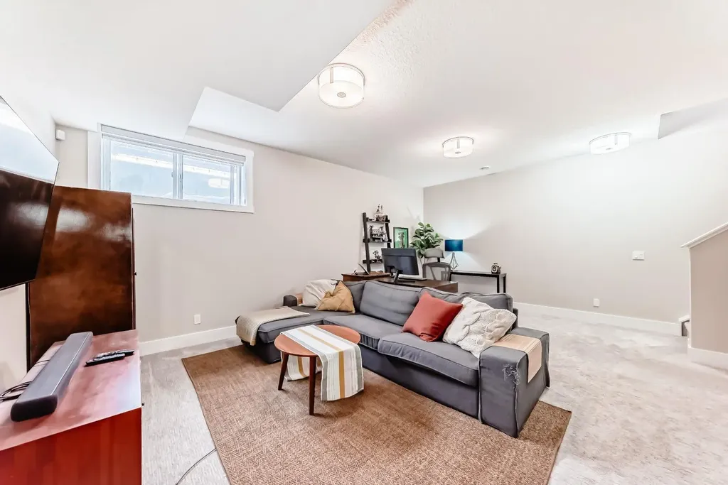 68 Mahogany Gardens SE Calgary AB T3M 2S2