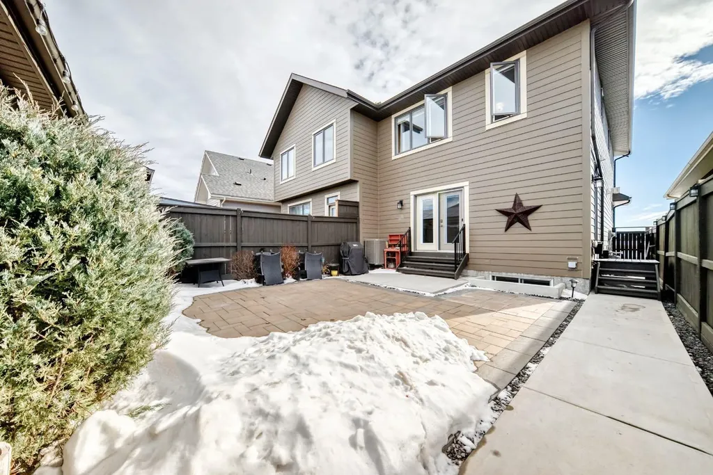 68 Mahogany Gardens SE Calgary AB T3M 2S2