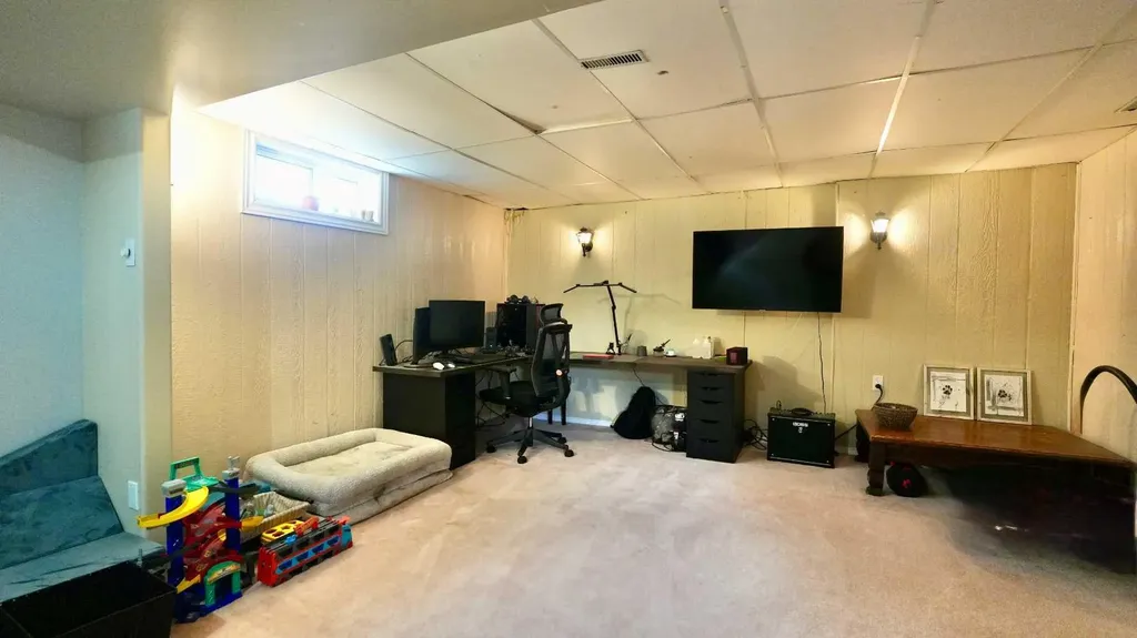 8515 97 Street Peace River AB T8S 1G4