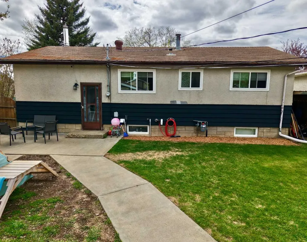 8515 97 Street Peace River AB T8S 1G4