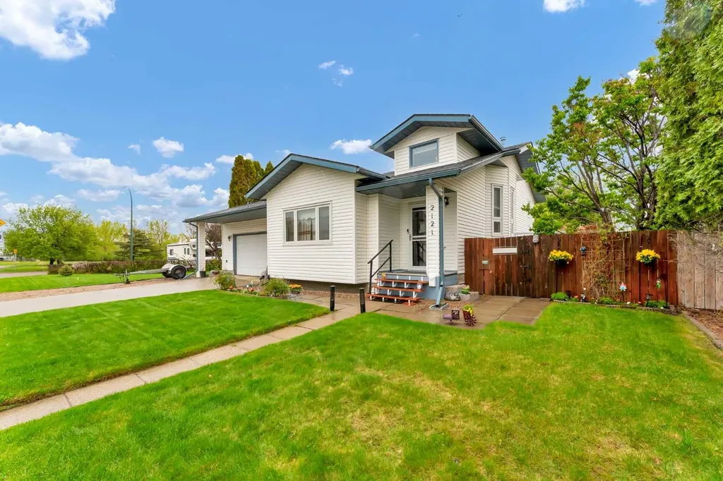 2121 Hull Way NE Medicine Hat AB T1C 1R9