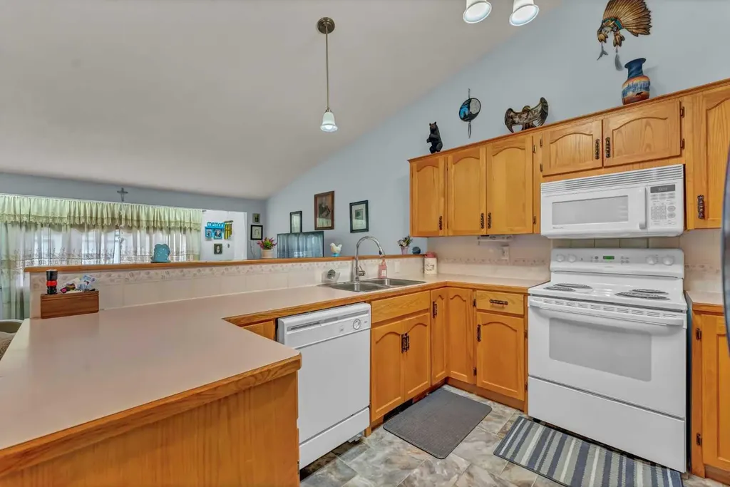 2121 Hull Way NE Medicine Hat AB T1C 1R9
