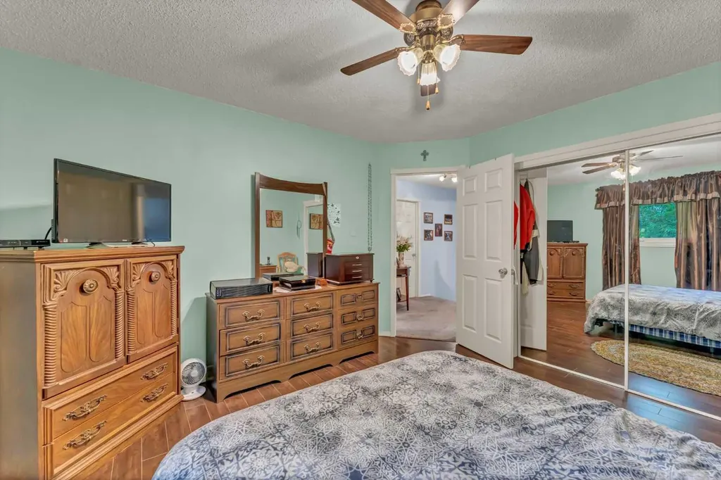 2121 Hull Way NE Medicine Hat AB T1C 1R9