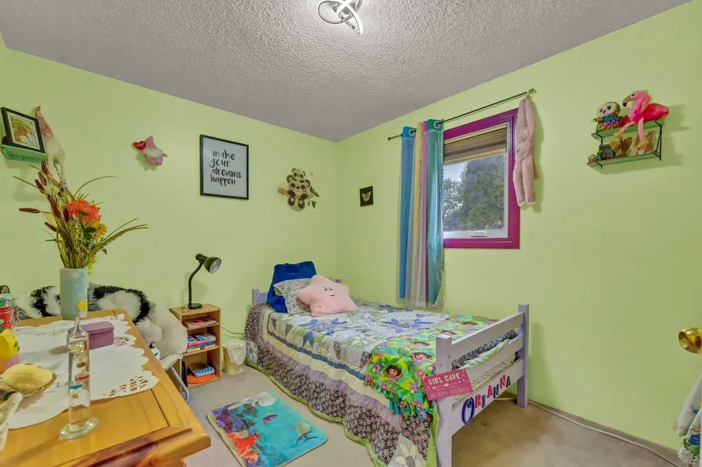 2121 Hull Way NE Medicine Hat AB T1C 1R9