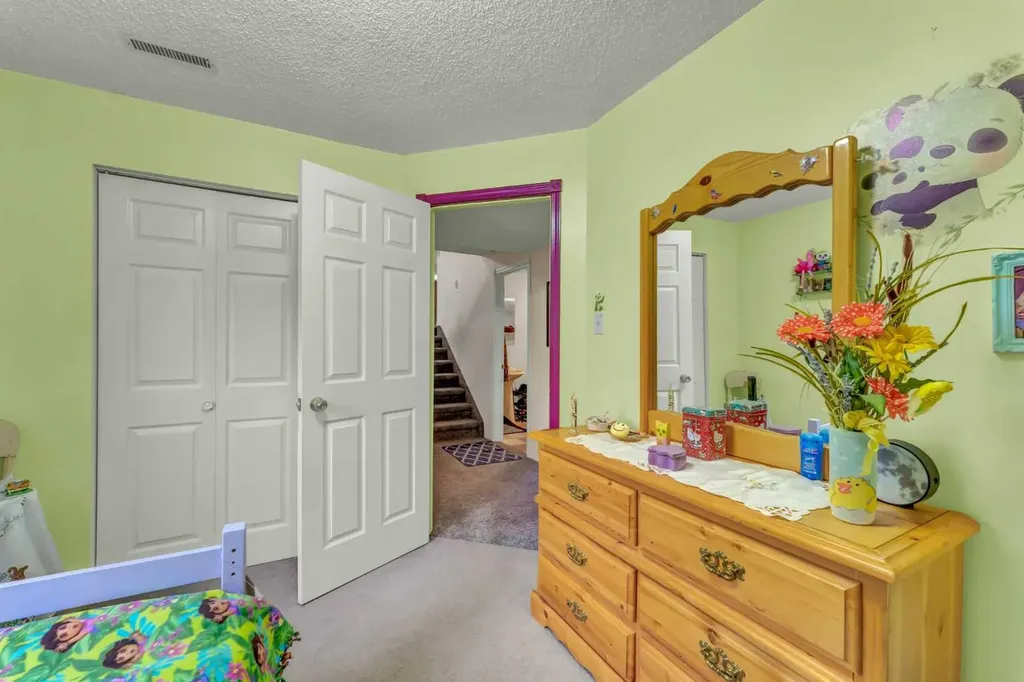 2121 Hull Way NE Medicine Hat AB T1C 1R9