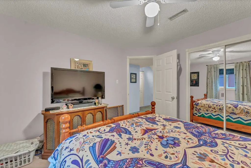 2121 Hull Way NE Medicine Hat AB T1C 1R9