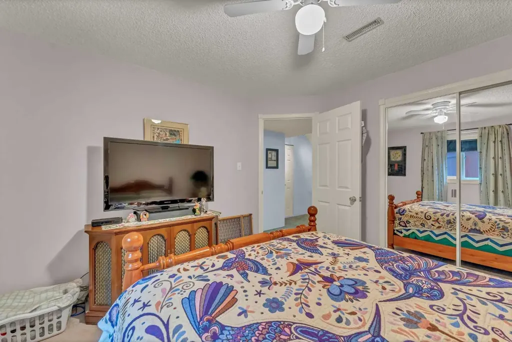 2121 Hull Way NE Medicine Hat AB T1C 1R9