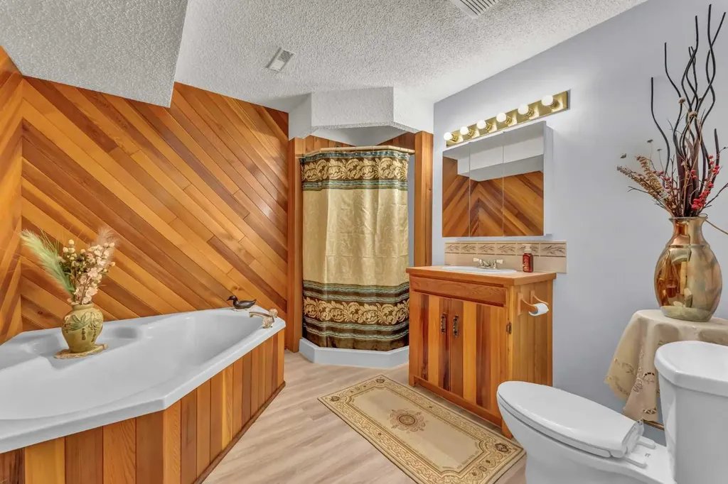 2121 Hull Way NE Medicine Hat AB T1C 1R9