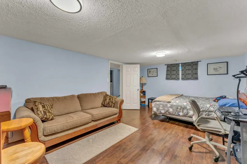 2121 Hull Way NE Medicine Hat AB T1C 1R9