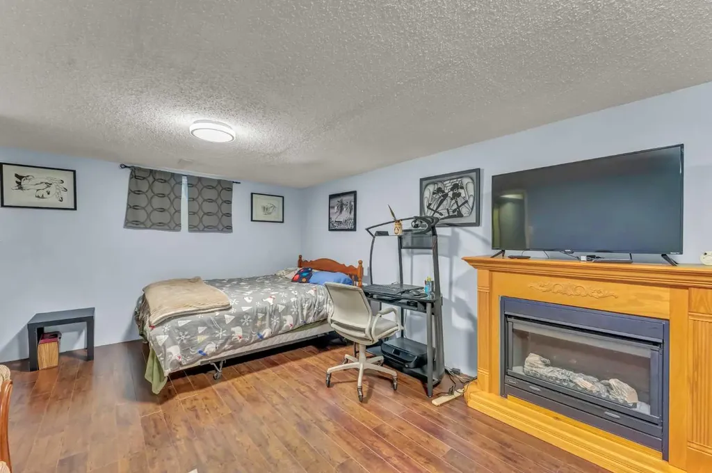 2121 Hull Way NE Medicine Hat AB T1C 1R9
