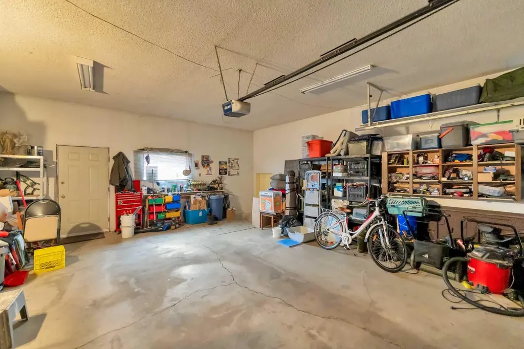 2121 Hull Way NE Medicine Hat AB T1C 1R9