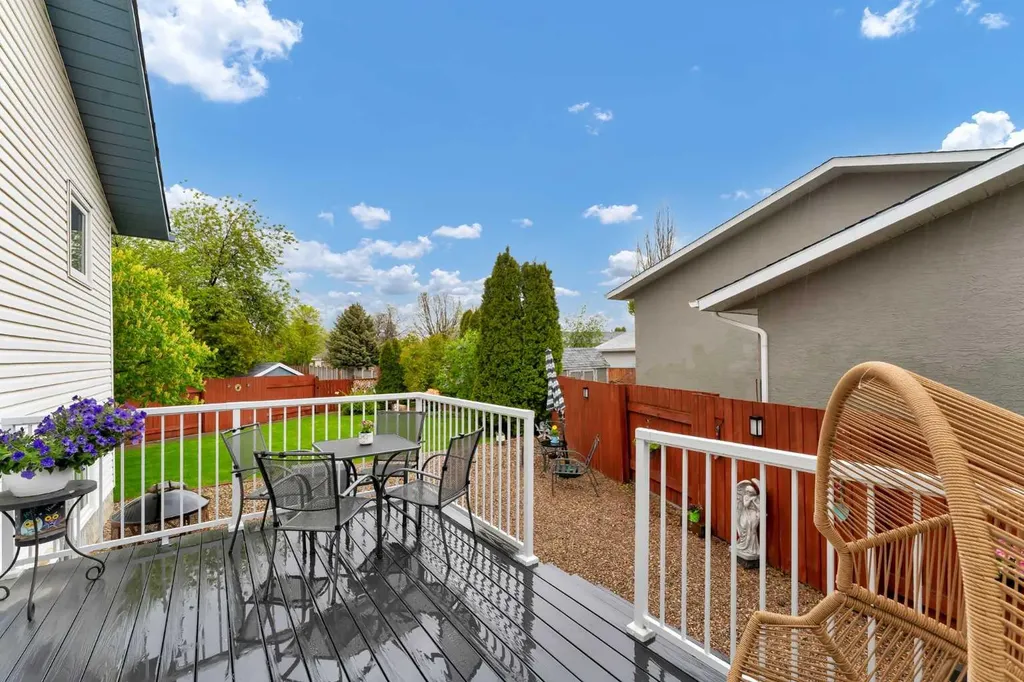 2121 Hull Way NE Medicine Hat AB T1C 1R9