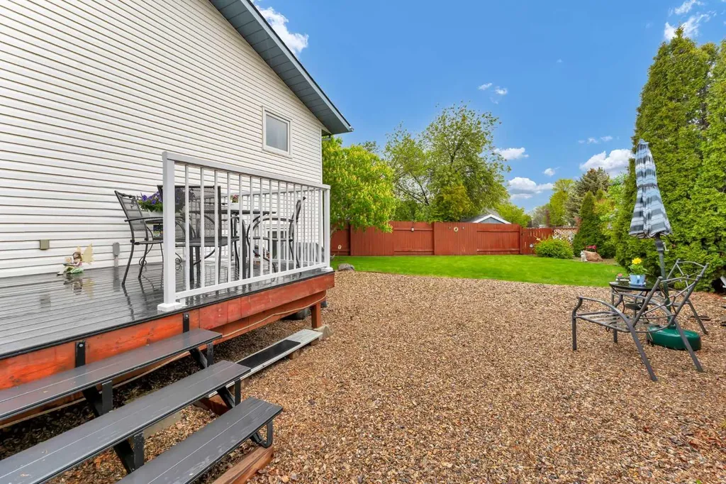 2121 Hull Way NE Medicine Hat AB T1C 1R9