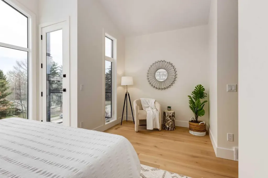 631 28 Avenue NW Calgary AB T2M2L2