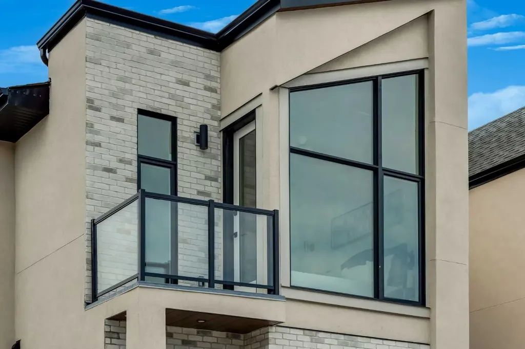 631 28 Avenue NW Calgary AB T2M2L2