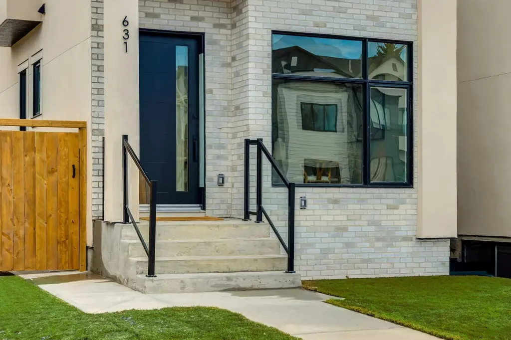 631 28 Avenue NW Calgary AB T2M2L2