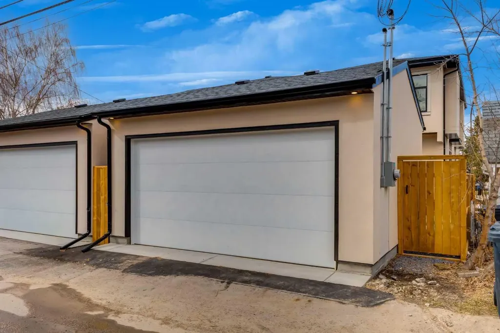 631 28 Avenue NW Calgary AB T2M2L2
