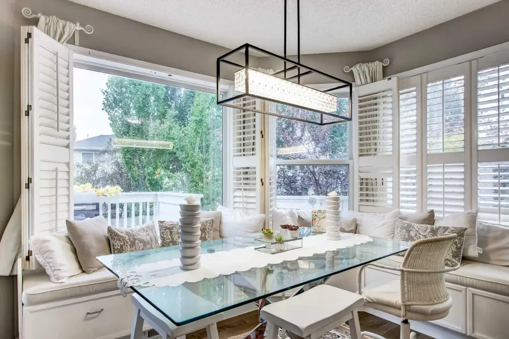 1121 Sierra Morena Court SW Calgary AB T3H 3N1