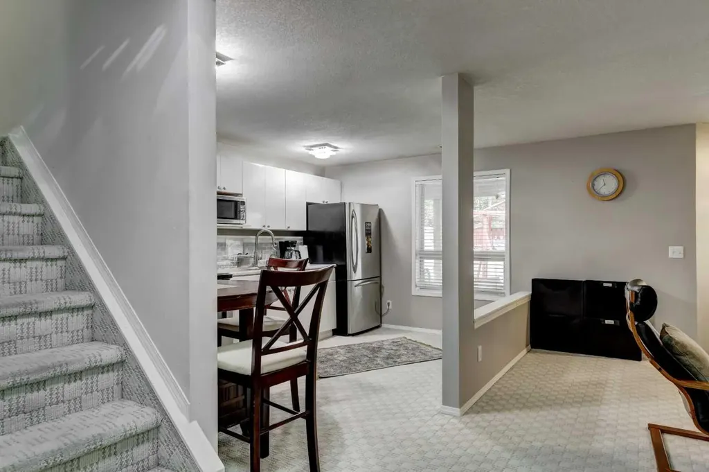 1121 Sierra Morena Court SW Calgary AB T3H 3N1
