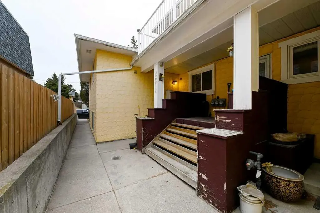 7740 Hunterview Drive NW Calgary AB T2K 5C9