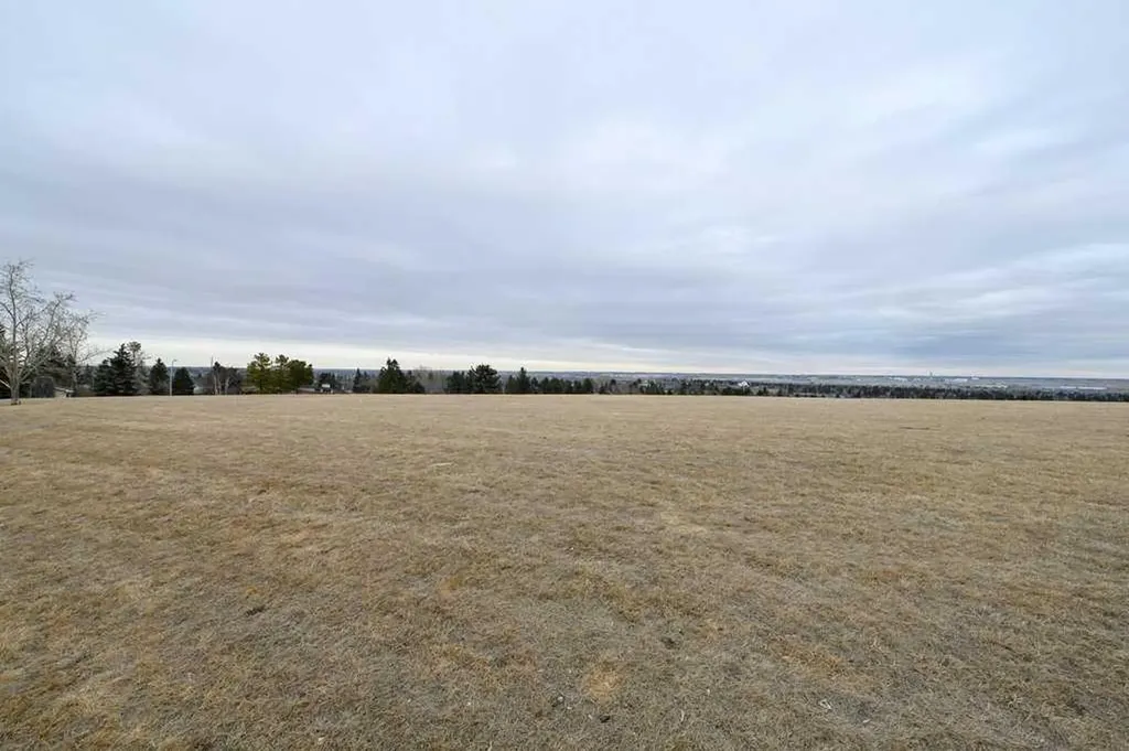 7740 Hunterview Drive NW Calgary AB T2K 5C9