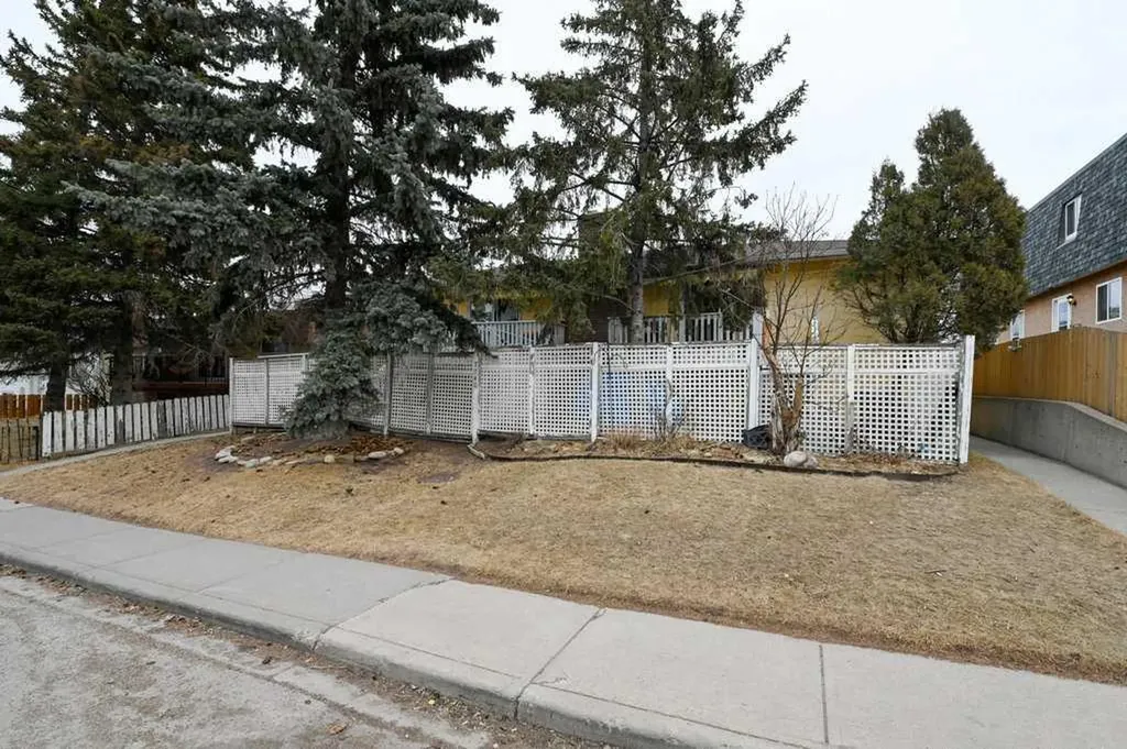 7740 Hunterview Drive NW Calgary AB T2K 5C9