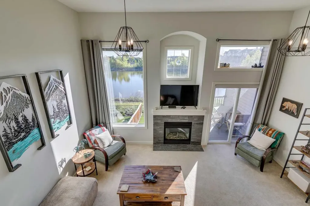 44 Everridge Common SW Calgary AB T2Y5G9